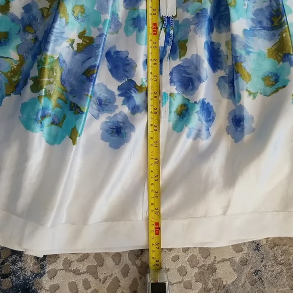Karin Stevens blue floral dress. Size 12 - Picture 5 of 7